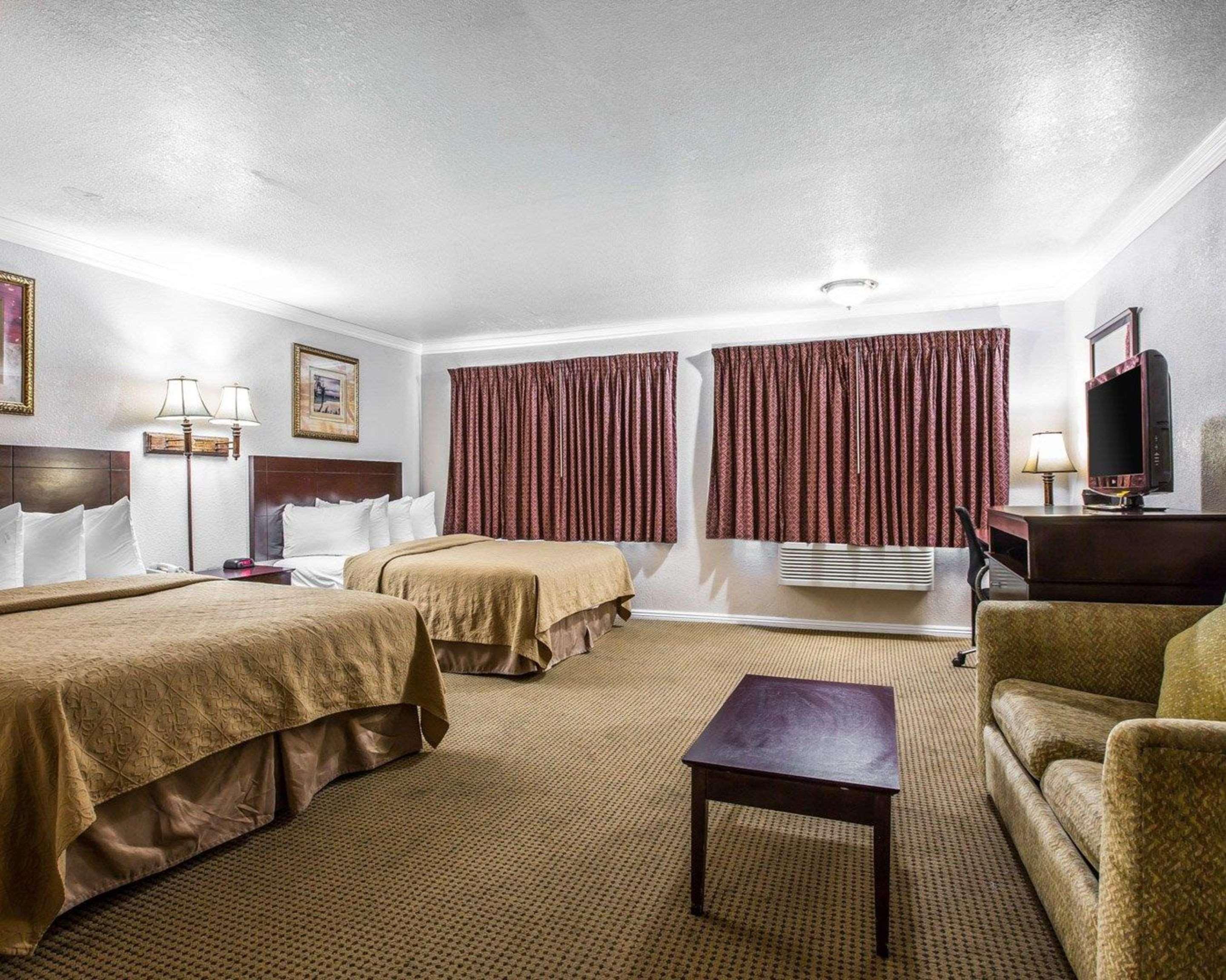 Quality Inn & Suites Thousand Oaks - Us101 Экстерьер фото