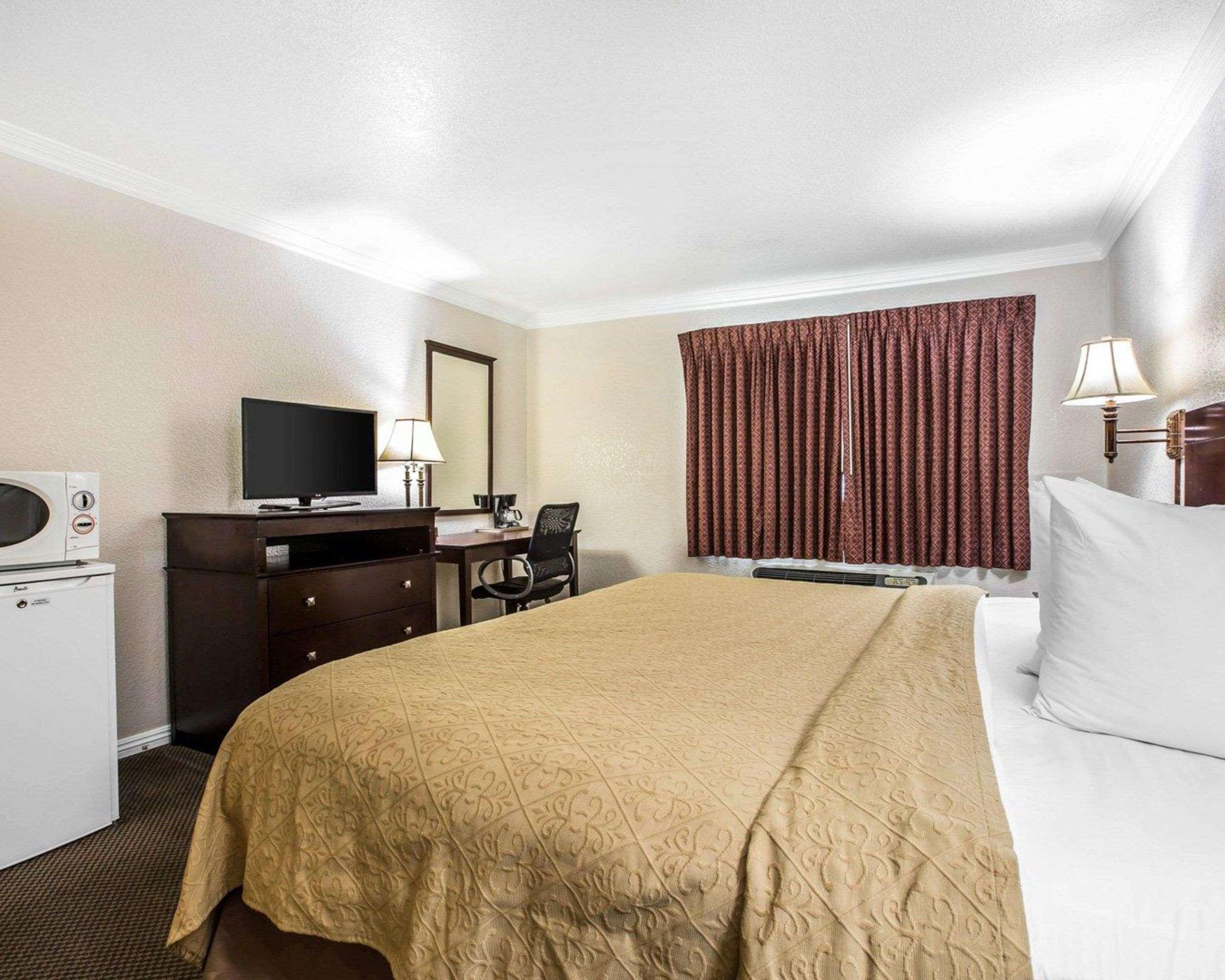 Quality Inn & Suites Thousand Oaks - Us101 Экстерьер фото